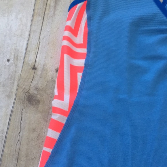 Nike Dri-Fit Tank Top - Picture 3 of 4